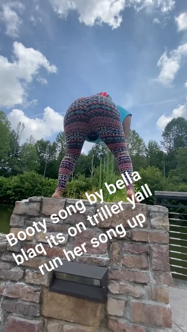 Bella Booty